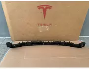 Кріплення заднього бампера центральне Tesla Model Y