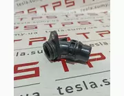 Перехідник патрубка (штуцер) системи охолодження інвертора заднього двигуна (довгий) Tesla Model 3, 1102194-00-C (110219400C)