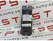 Накладка люверси оригінал дефект Tesla Model 3, 1098092-00-A