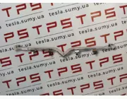 Накладка V-про. (логотип) переднього бампера хром (пташка) Tesla Model S Restyling, 1065233-00-D (106523300D)